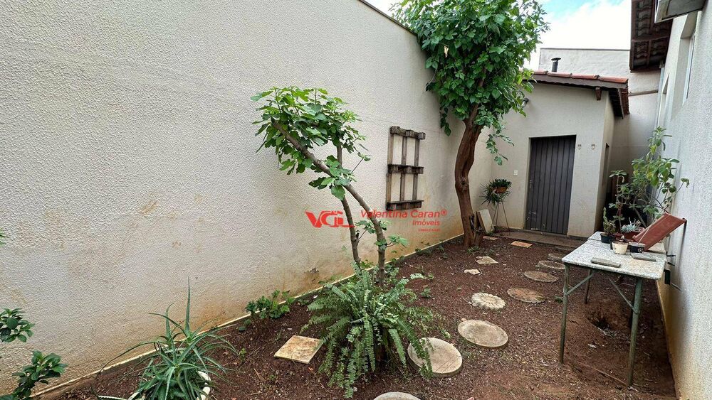 Casa à venda com 3 quartos, 256m² - Foto 8
