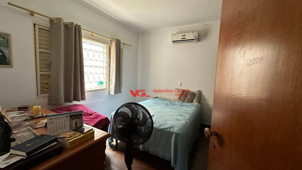 Casa à venda com 3 quartos, 256m² - Foto 2