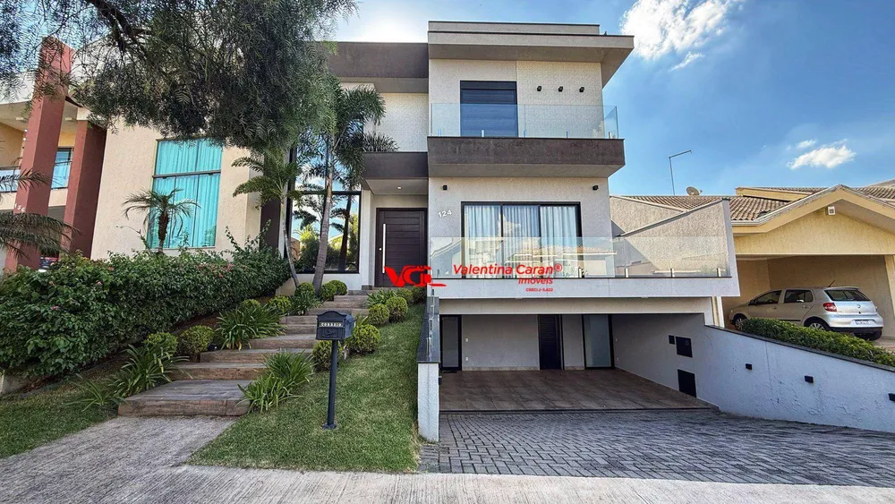 Sobrado, 3 quartos, 357 m² - Foto 1