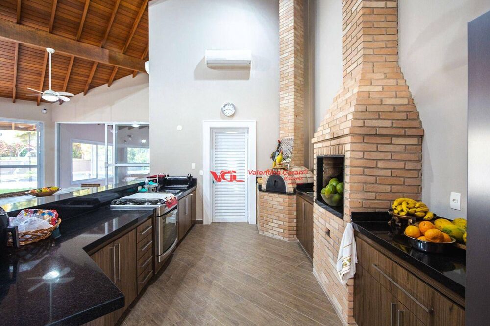 Chácara à venda com 7 quartos, 700m² - Foto 1