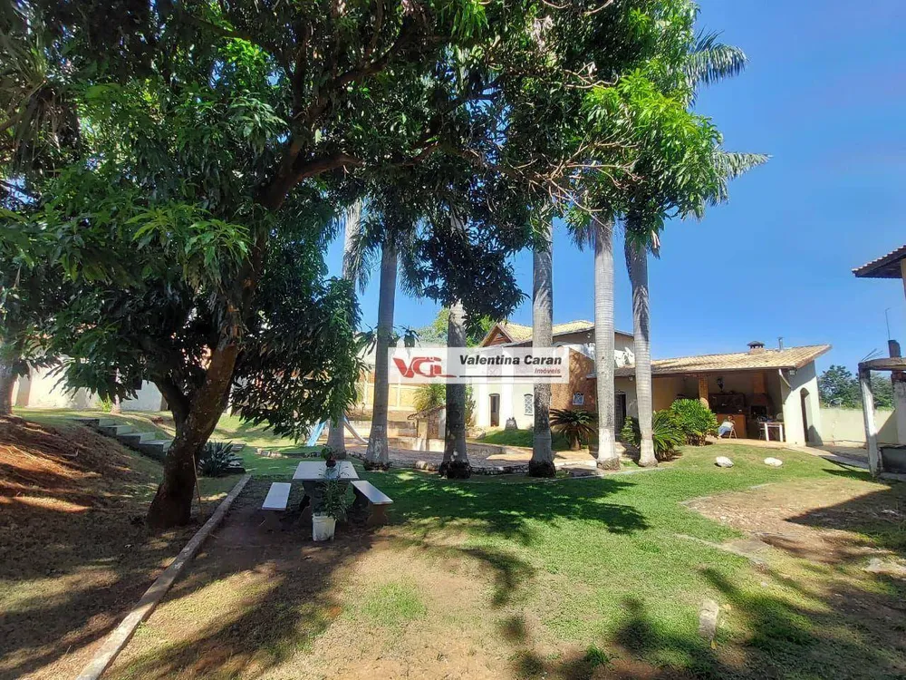 Chácara, 3 quartos, 2300 m² - Foto 1