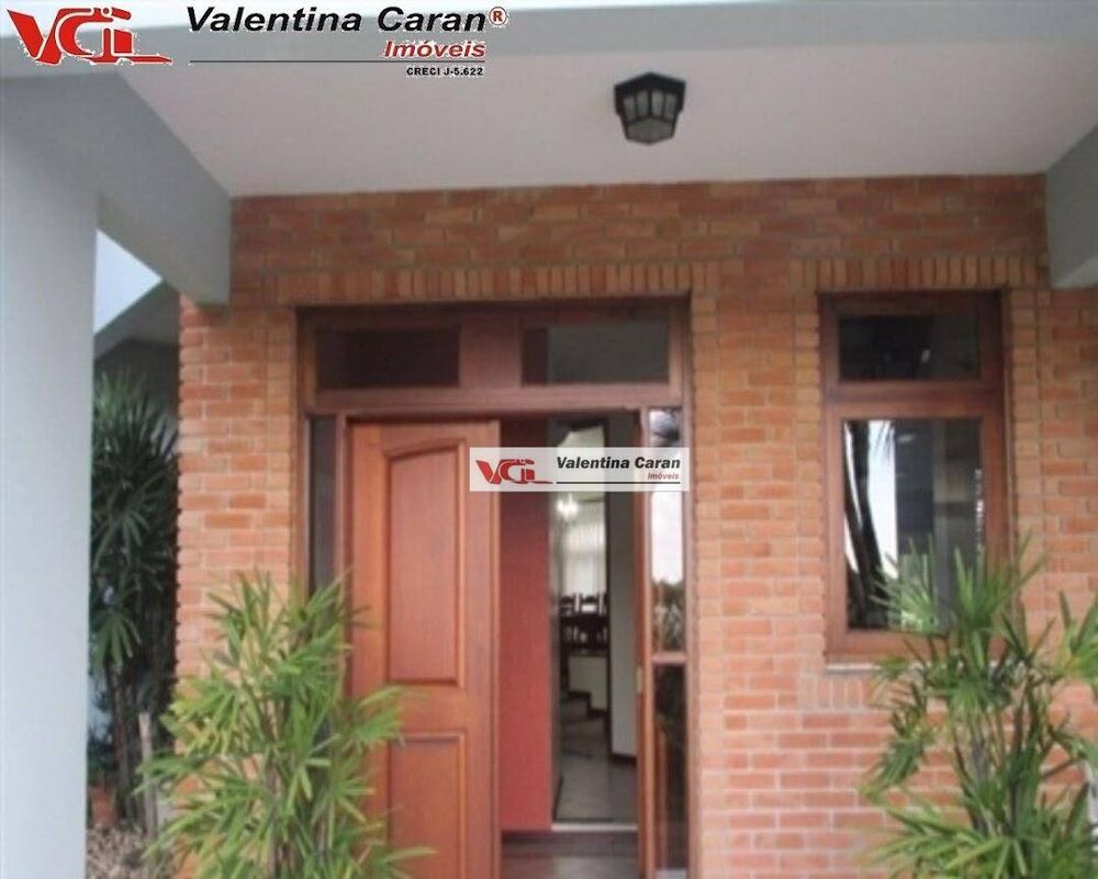 Chácara à venda com 6 quartos, 740m² - Foto 1