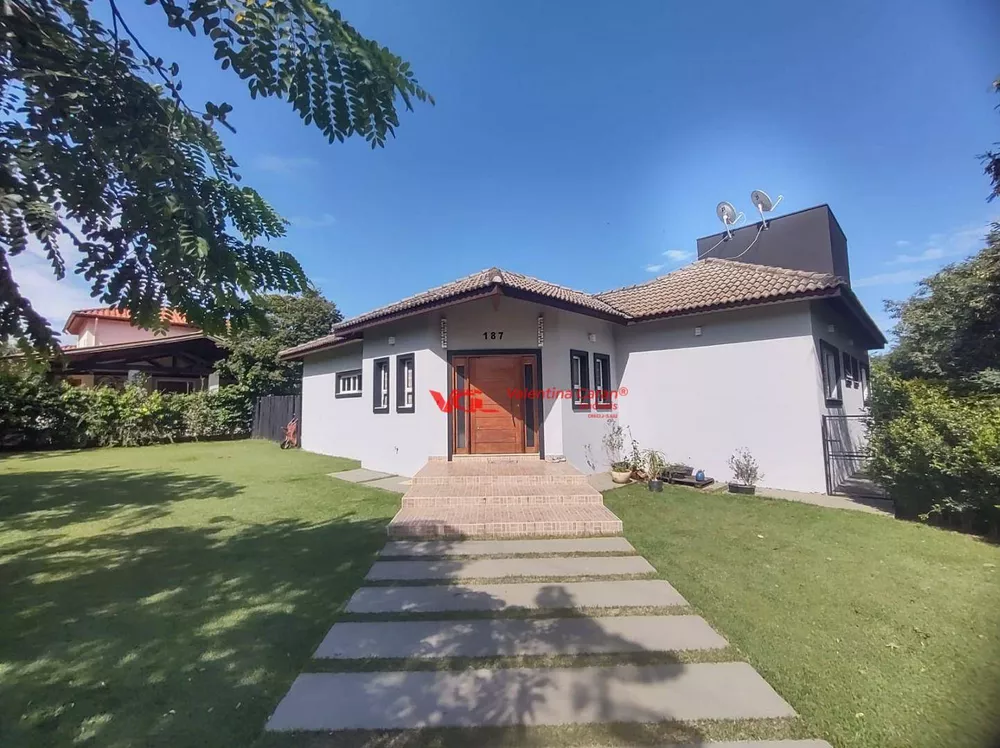 Casa de Condomínio à venda com 3 quartos, 230m² - Foto 3