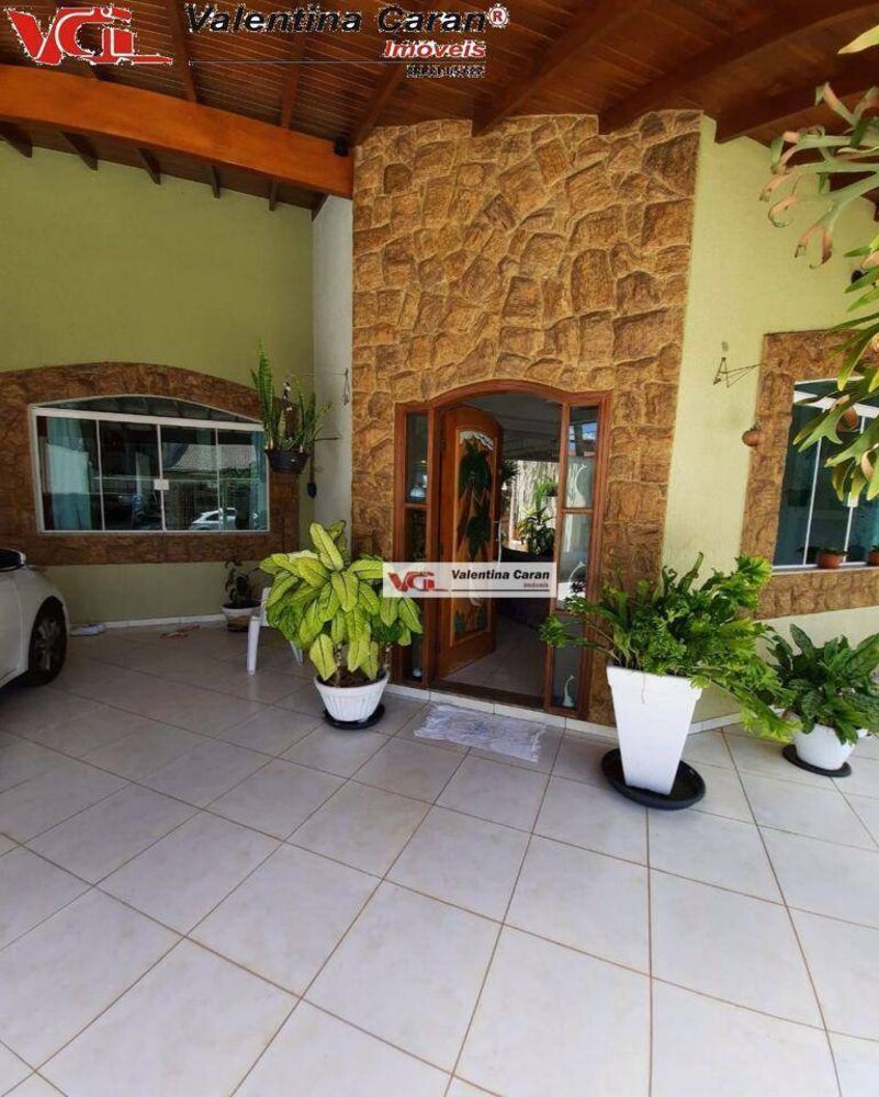 Casa, 3 quartos, 195 m² - Foto 2