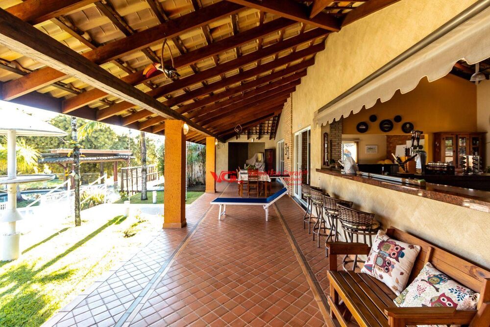 Chácara à venda com 7 quartos, 888m² - Foto 2
