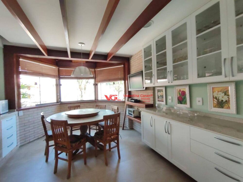 Casa, 7 quartos, 841 m² - Foto 1