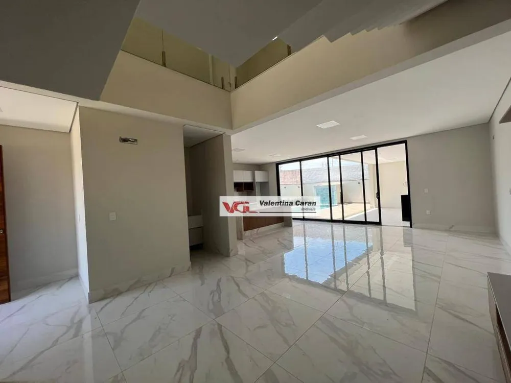 Sobrado, 3 quartos, 329 m² - Foto 1