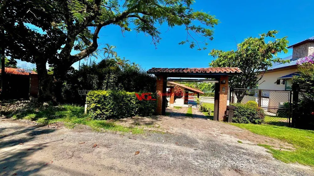 Chácara, 4 quartos, 2500 m² - Foto 1