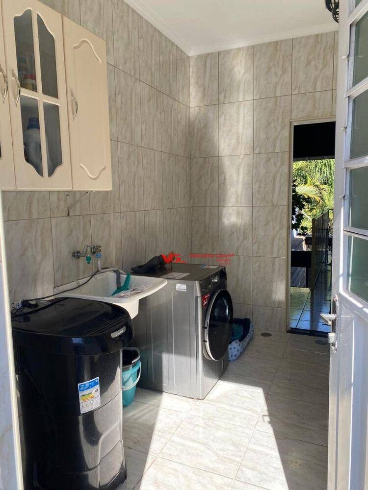 Casa à venda com 3 quartos, 175m² - Foto 2