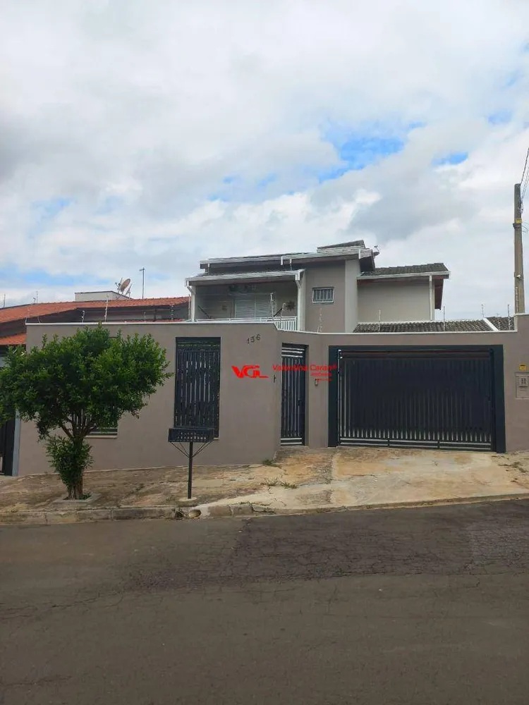 Sobrado, 3 quartos, 261 m² - Foto 1
