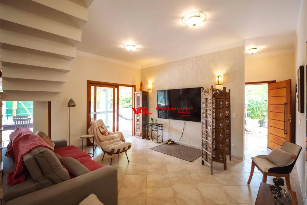 Chácara, 4 quartos, 1680 m² - Foto 1