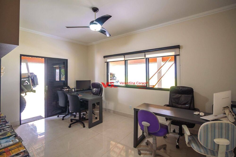 Chácara, 5 quartos, 2200 m² - Foto 1