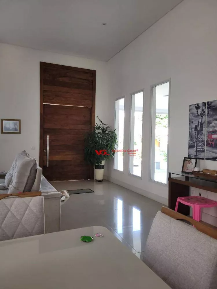 Casa de Condomínio à venda com 3 quartos, 219m² - Foto 4