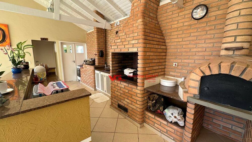 Chácara à venda com 5 quartos, 487m² - Foto 1