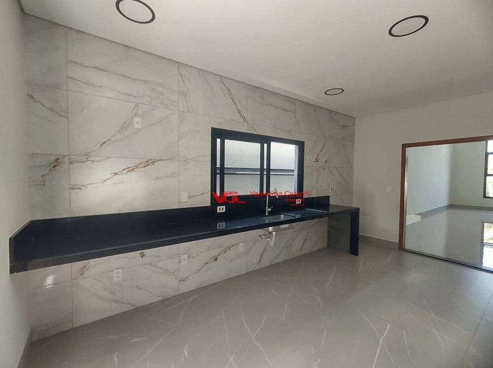 Casa à venda com 3 quartos, 160m² - Foto 2