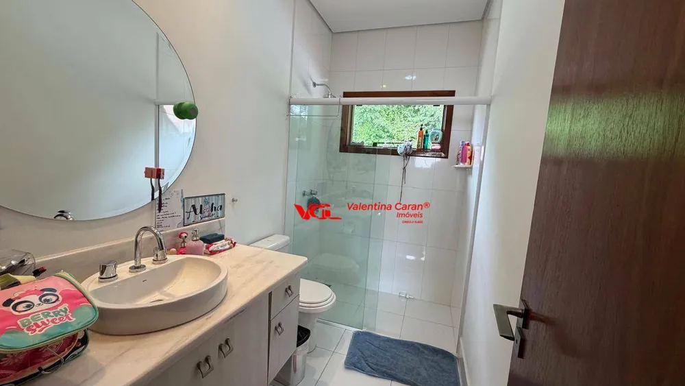 Sobrado, 3 quartos, 330 m² - Foto 1