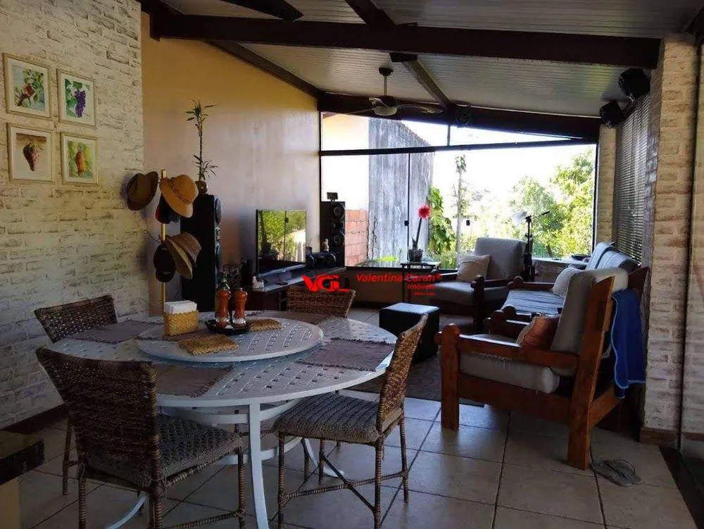 Chácara, 3 quartos, 1000 m² - Foto 1