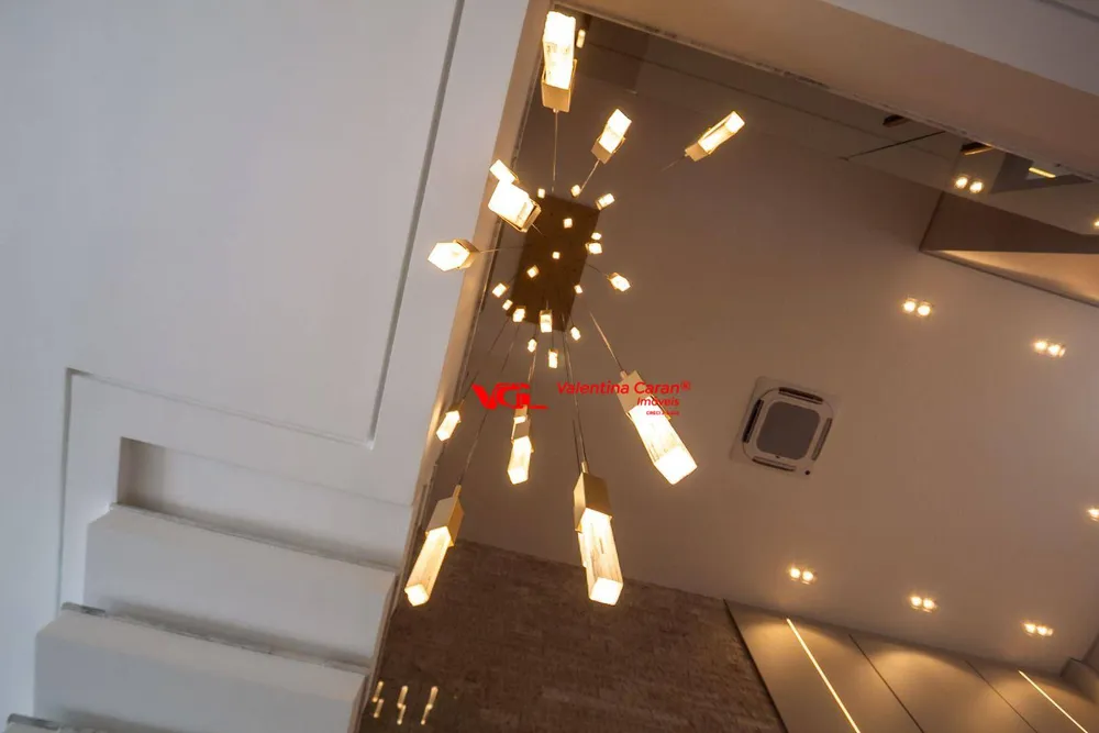 Sobrado, 4 quartos, 360 m² - Foto 1