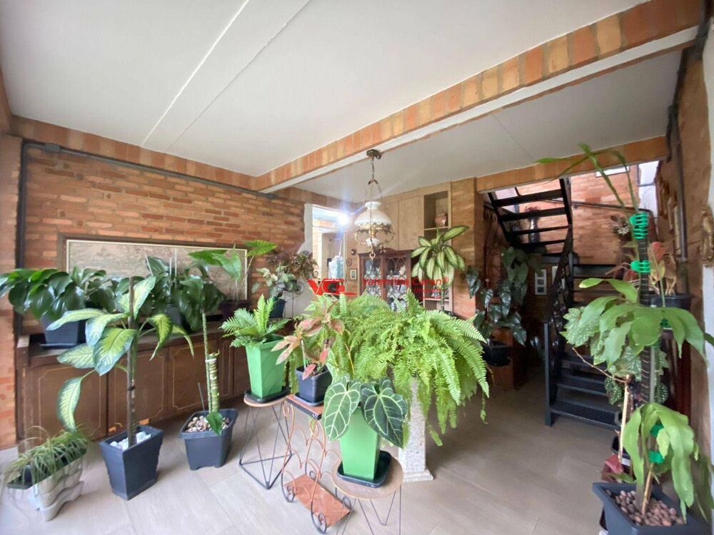 Sobrado à venda com 4 quartos, 297m² - Foto 3