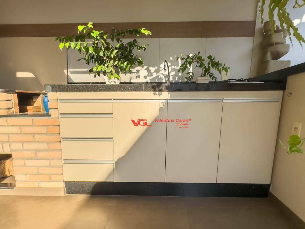 Casa, 3 quartos, 225 m² - Foto 1