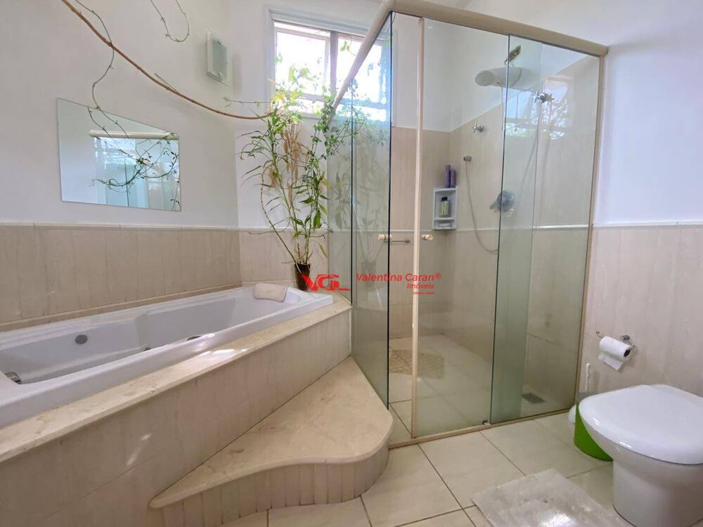 Sobrado, 5 quartos, 341 m² - Foto 1