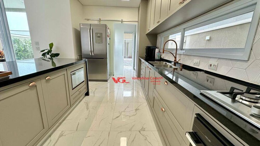 Sobrado, 4 quartos, 271 m² - Foto 4