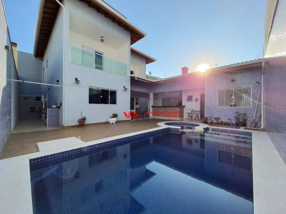 Sobrado, 4 quartos, 279 m² - Foto 1