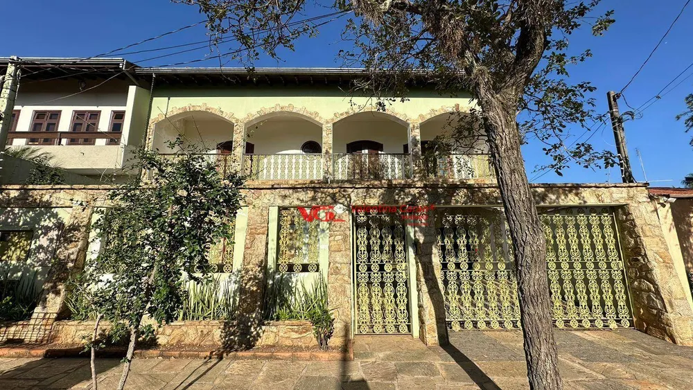 Sobrado, 5 quartos, 421 m² - Foto 1