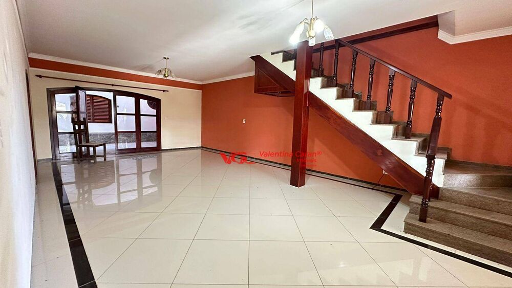Sobrado, 5 quartos, 421 m² - Foto 1