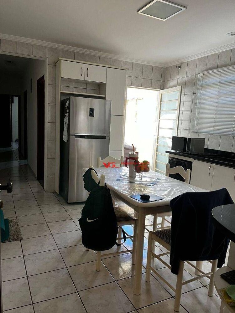Casa à venda com 2 quartos, 101m² - Foto 2
