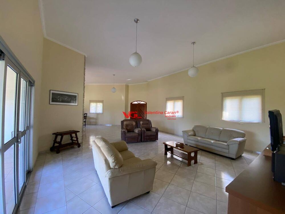 Chácara, 4 quartos, 3000 m² - Foto 1