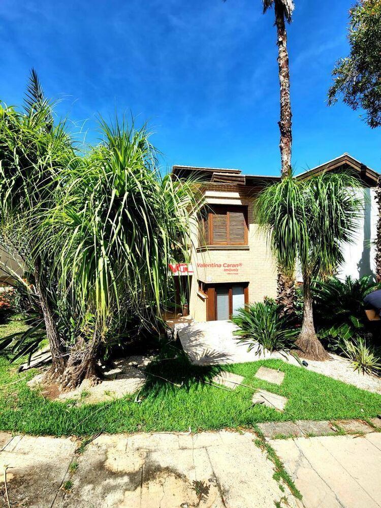 Casa de Condomínio à venda com 4 quartos, 450m² - Foto 1