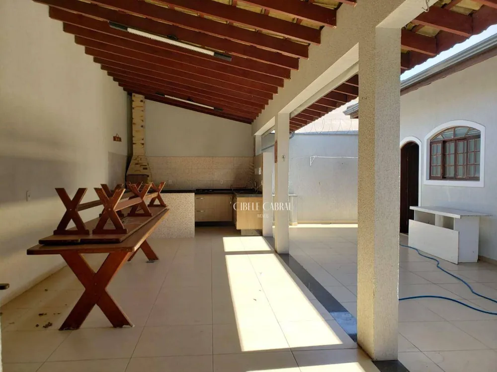 Casa, 3 quartos, 267 m² - Foto 1