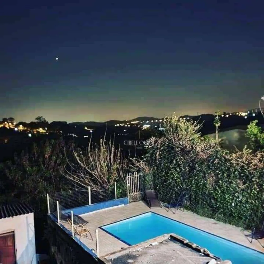 Chácara, 3 quartos, 1800 m² - Foto 1