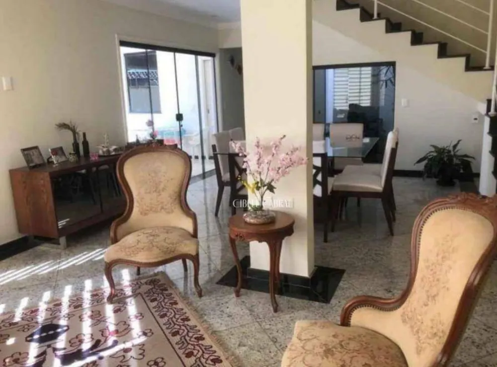 Casa, 3 quartos, 250 m² - Foto 3