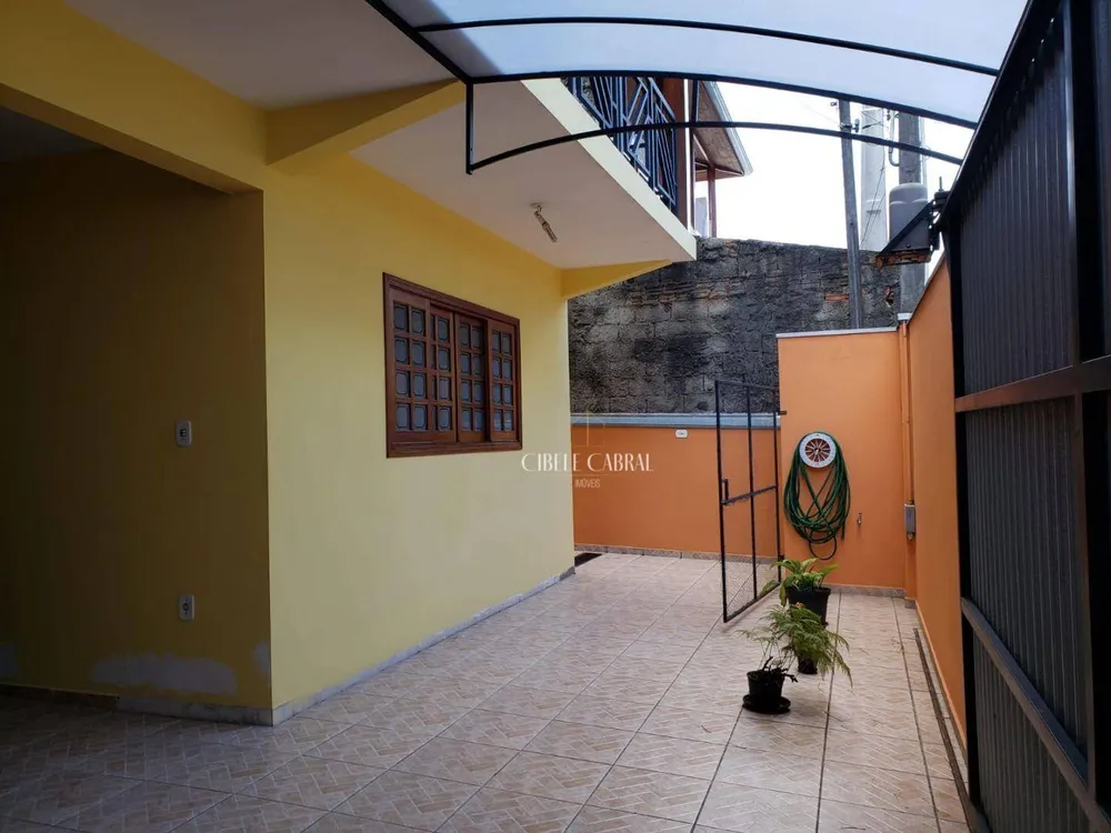 Casa, 3 quartos, 233 m² - Foto 3