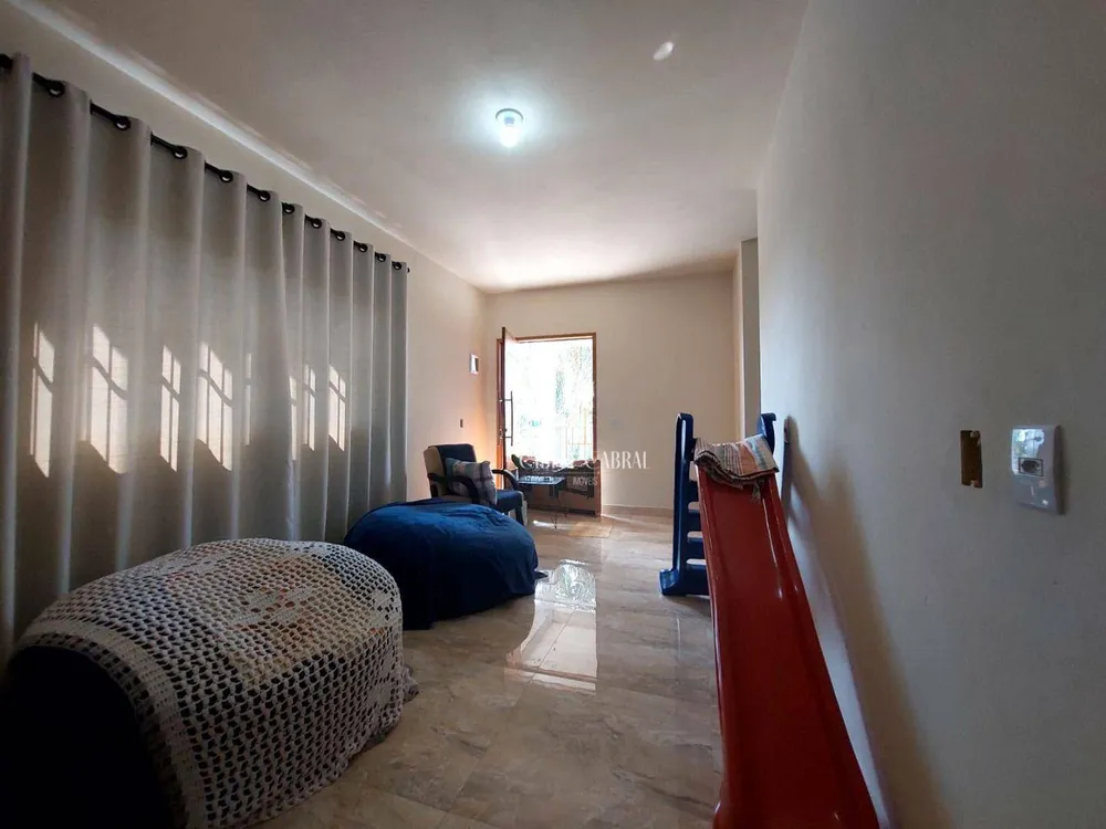 Chácara, 4 quartos, 2214 m² - Foto 4