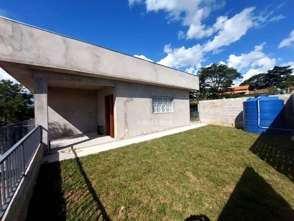 Chácara, 4 quartos, 2214 m² - Foto 1