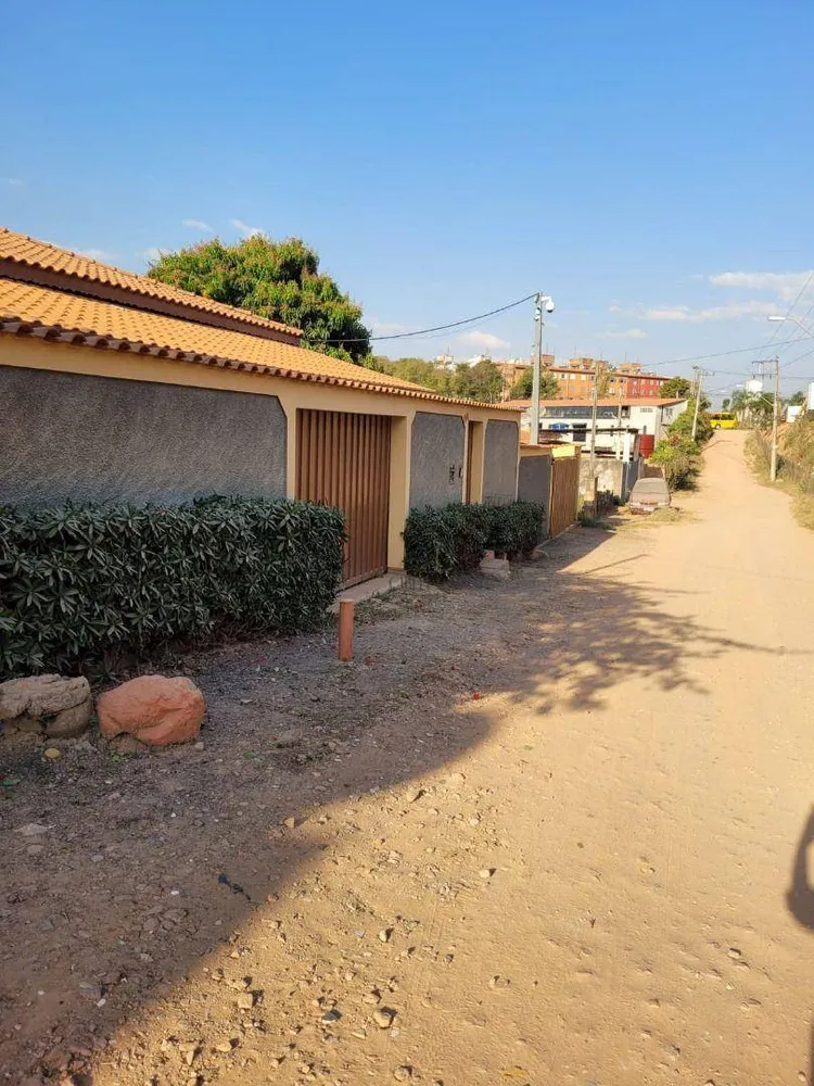 Chácara, 3 quartos, 994 m² - Foto 1