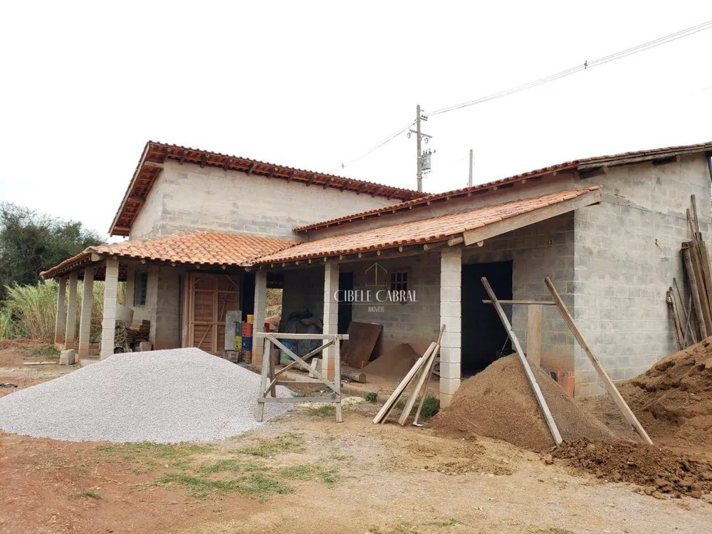 Chácara, 3 quartos, 2500 m² - Foto 1