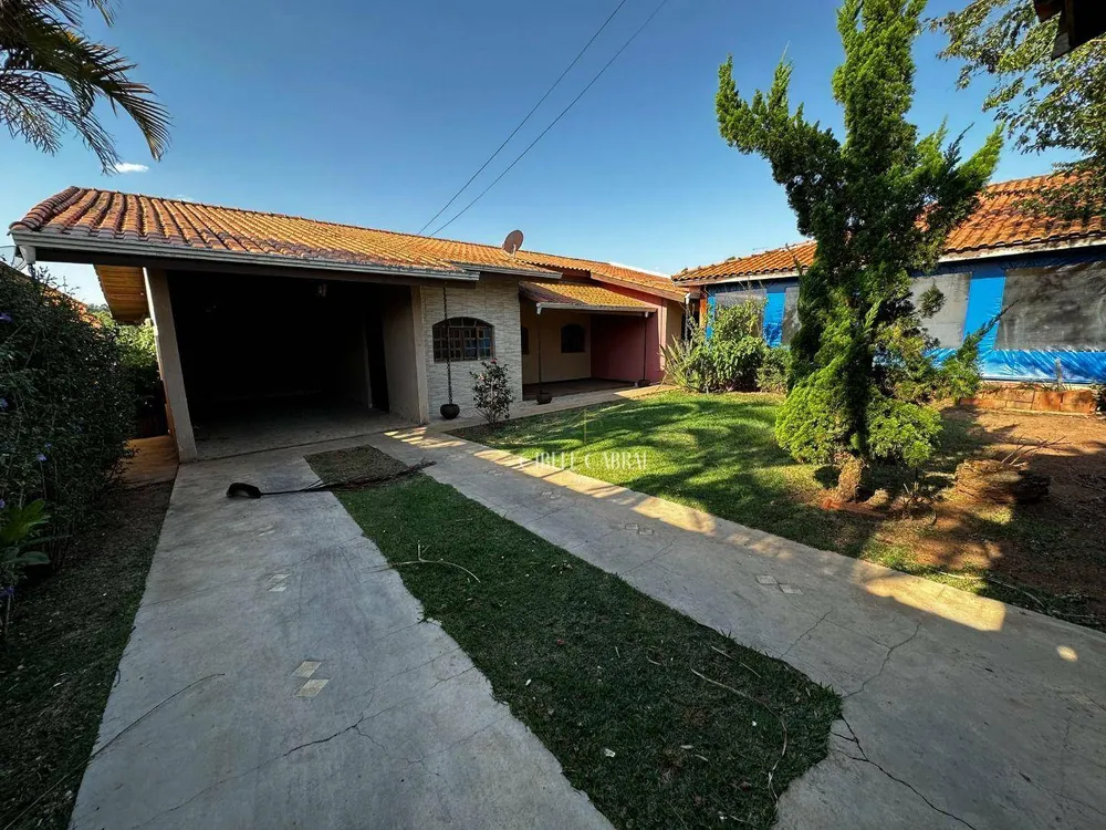 Chácara, 3 quartos, 2340 m² - Foto 1
