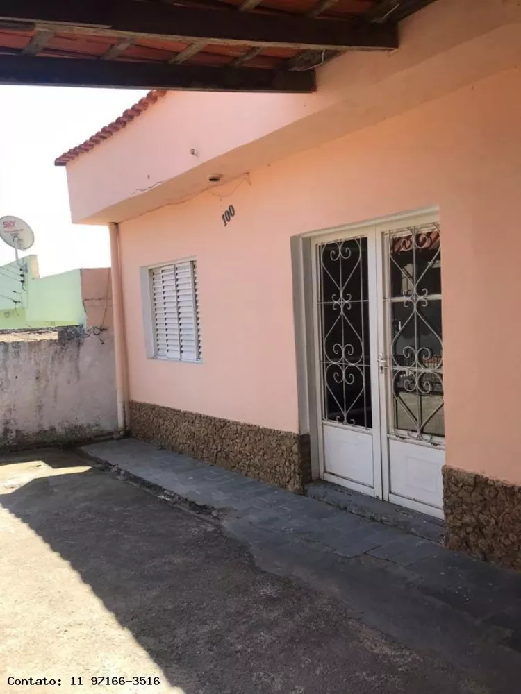 Casa à venda com 2 quartos, 269m² - Foto 1