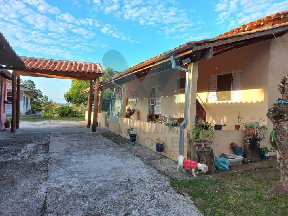 Chácara, 2 quartos, 1750 m² - Foto 2