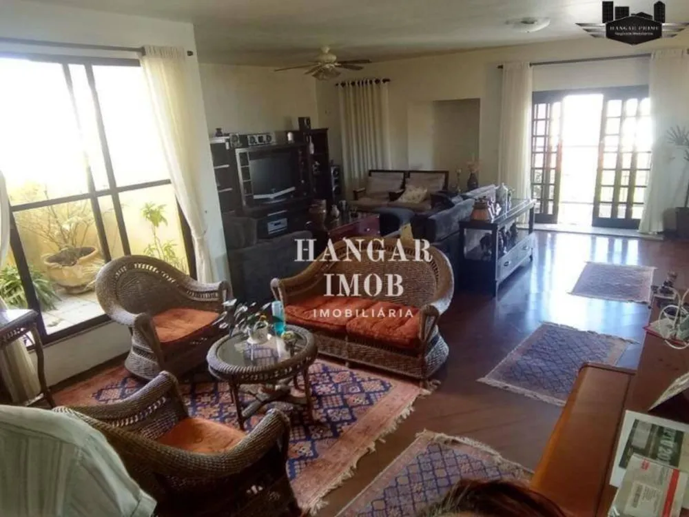 Casa, 6 quartos, 1247 m² - Foto 1