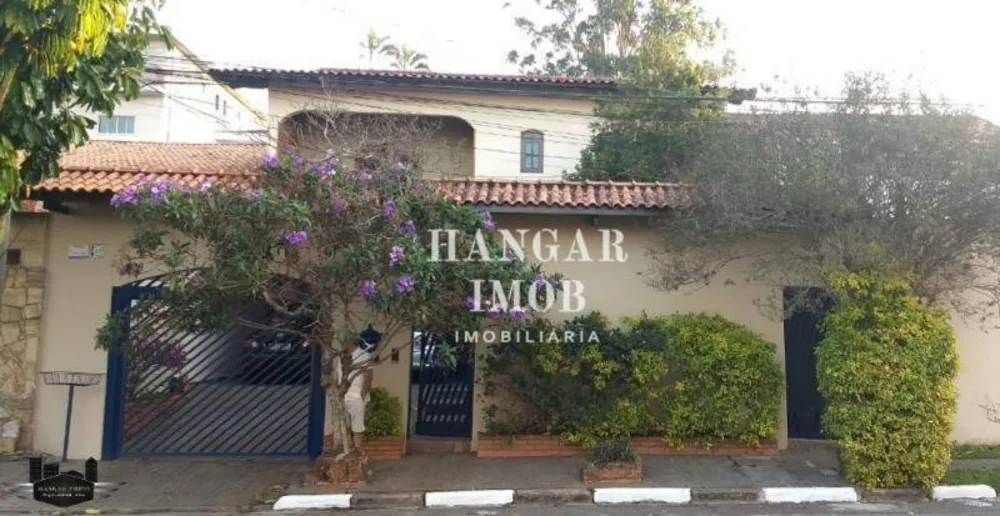 Casa, 4 quartos, 295 m² - Foto 1