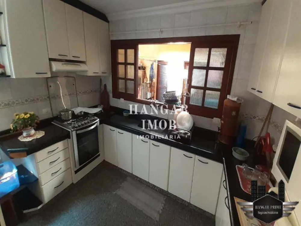 Casa, 3 quartos, 1585 m² - Foto 2