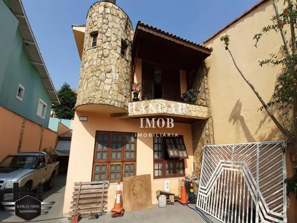 Casa, 3 quartos, 1585 m² - Foto 1