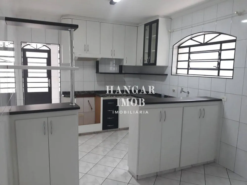 Casa, 4 quartos, 141 m² - Foto 1