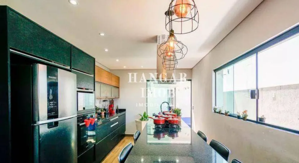 Casa, 4 quartos, 375 m² - Foto 1