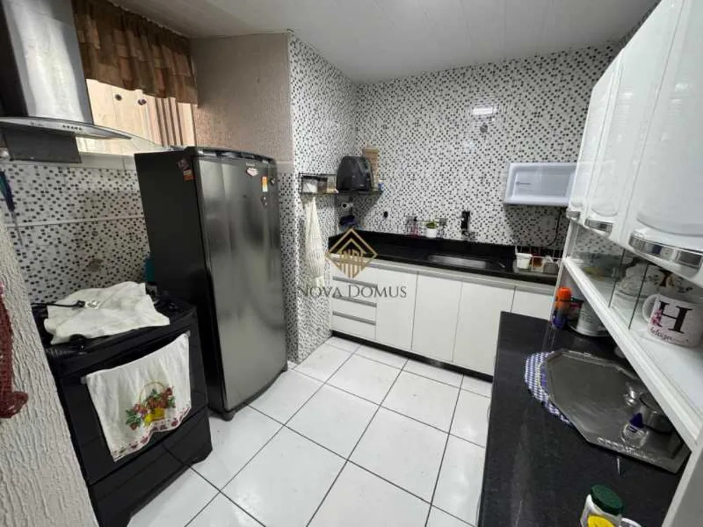 Casa, 8 quartos, 198 m² - Foto 2